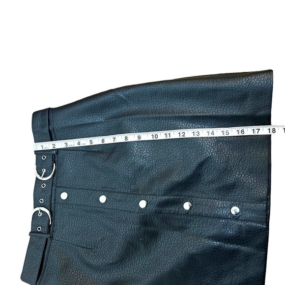 Brunette The Label Faux Leather Mini Skirt - Picture 10 of 10